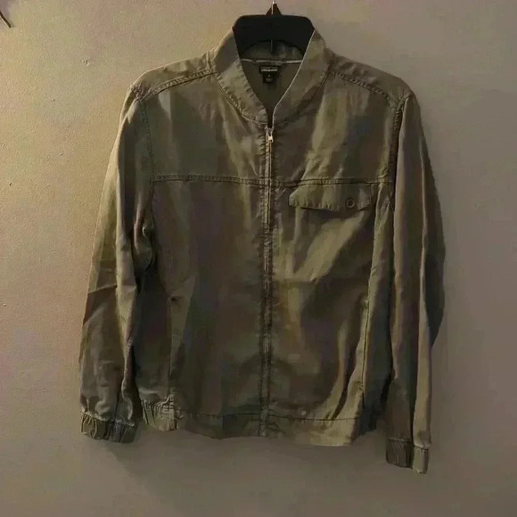 Patagonia ReCircle Bomber Jacket Olive Green Full Zip Front Flap Pocket, medium - Picture 2 of 9